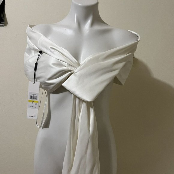 Calvin Klein SATIN Pull-Through Shawl Size MEDIUM IVORY cape - Picture 4 of 6
